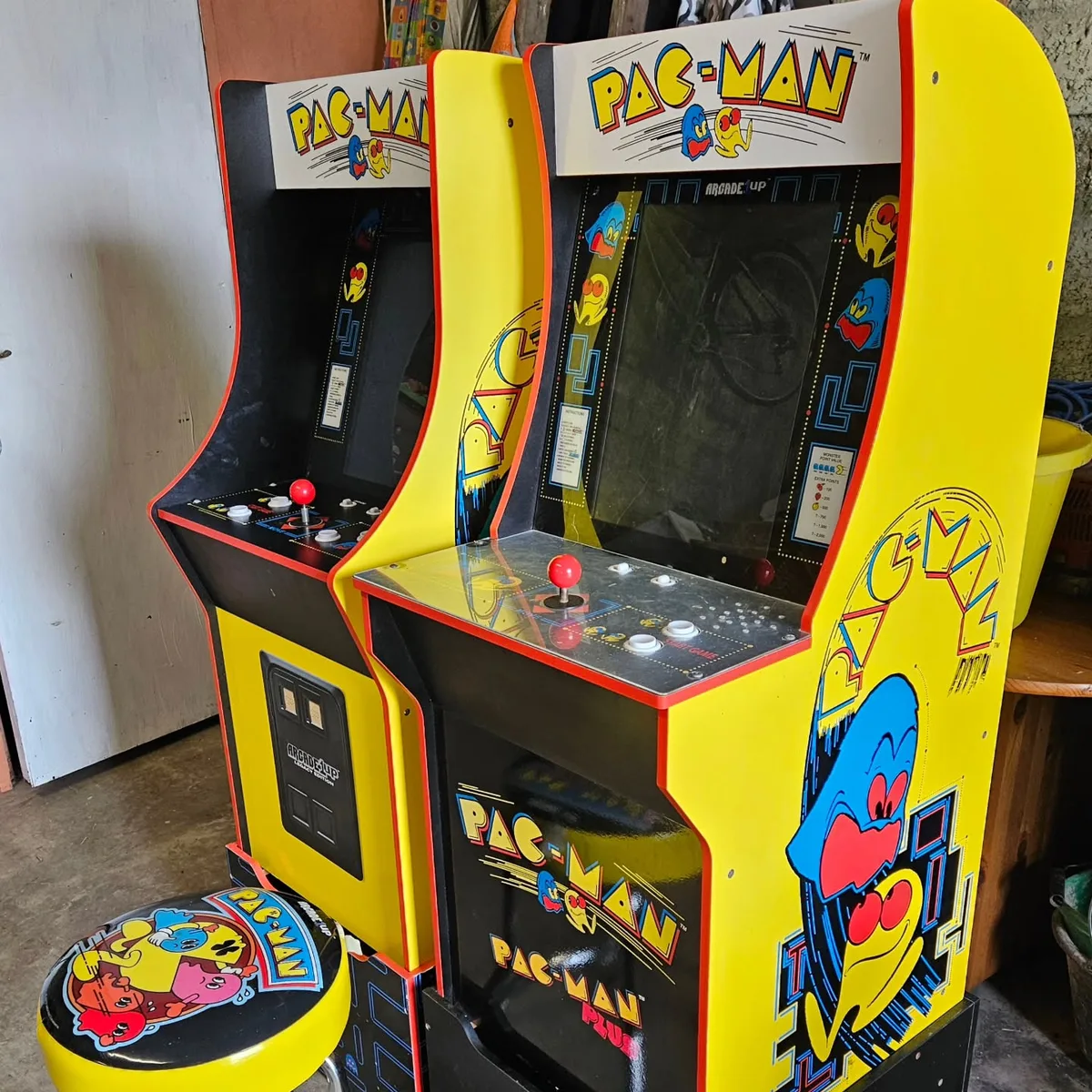 Pac Man arcade machine
